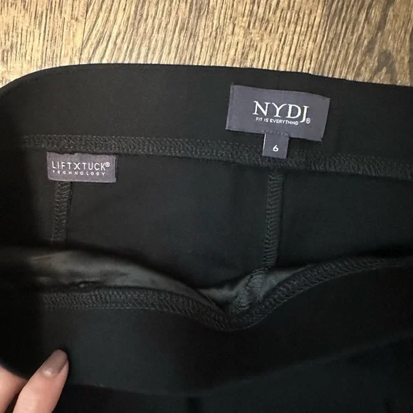 NYDJ pull on crop pants - size 6 - Picture 2 of 10